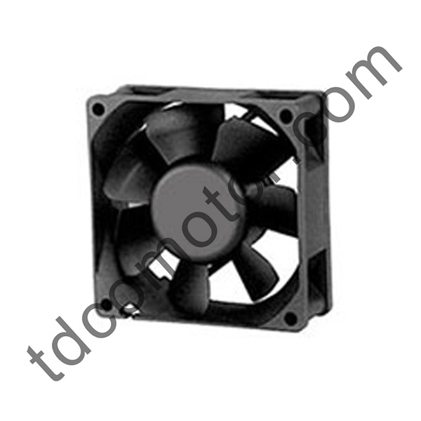 DC aksialni ventilator 70x70x25 YZ-7025D Kroglični ležaj
